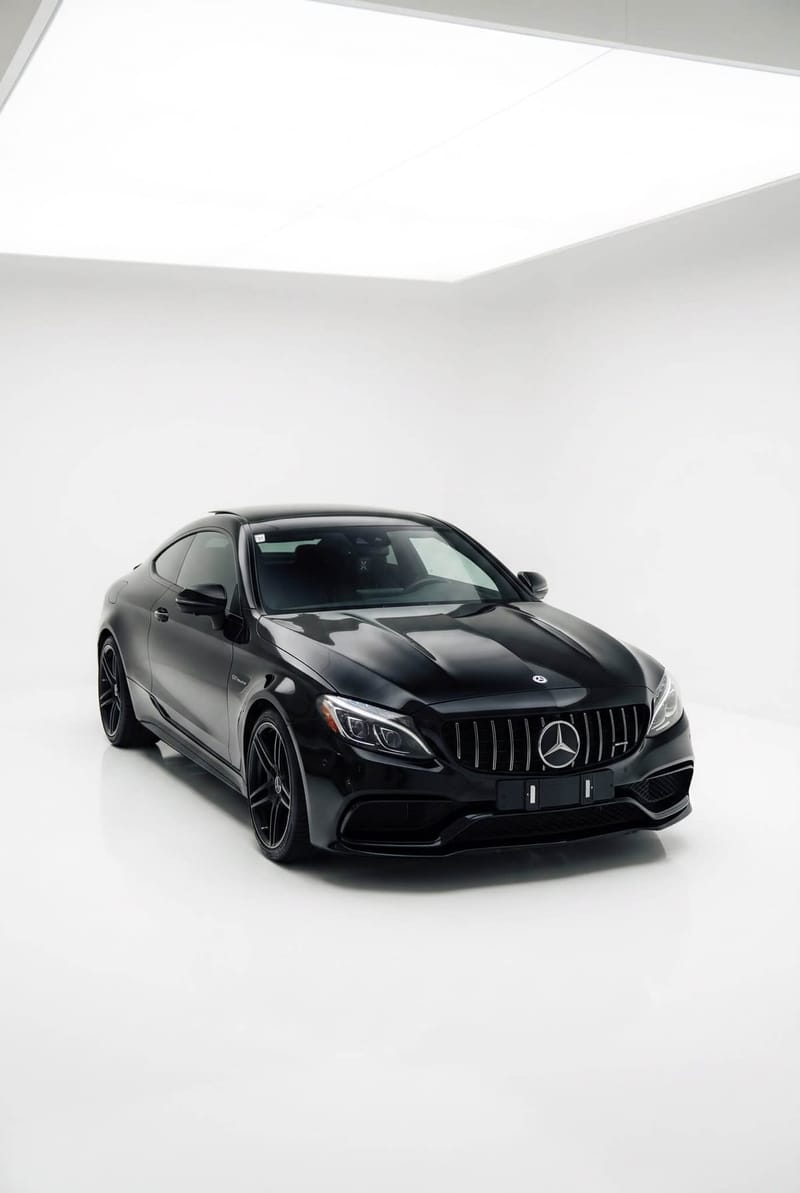 Mercedes-AMG C63 im Studio — Frontansicht
