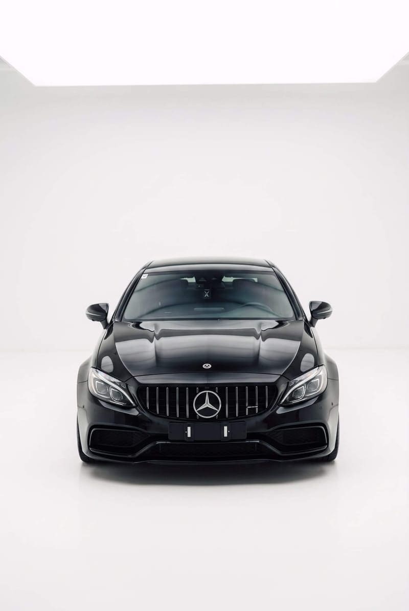 Mercedes-AMG C63 im Studio, Seitenansicht